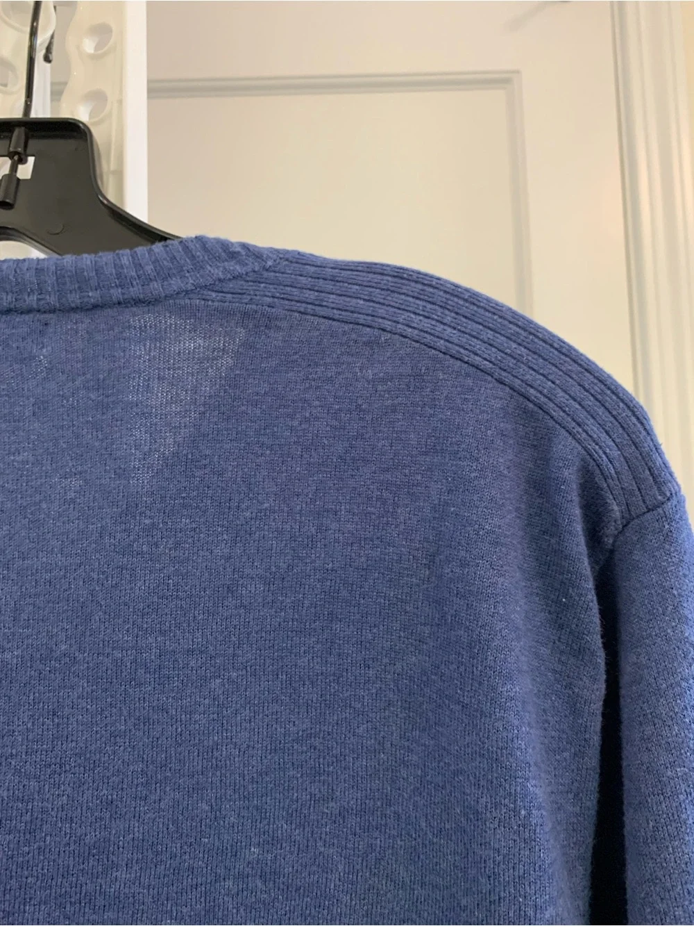 Banana Republic Men's V-Neck Sweater in Navy Blue